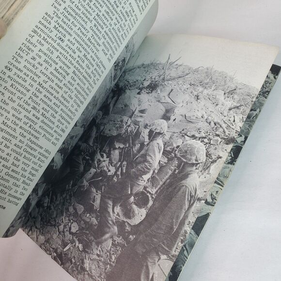 Iwo Jima (1st Ed) Michael Russell 1974 Paperback Battle Book No 32 CRACKED SPINE - Picture 8 of 12